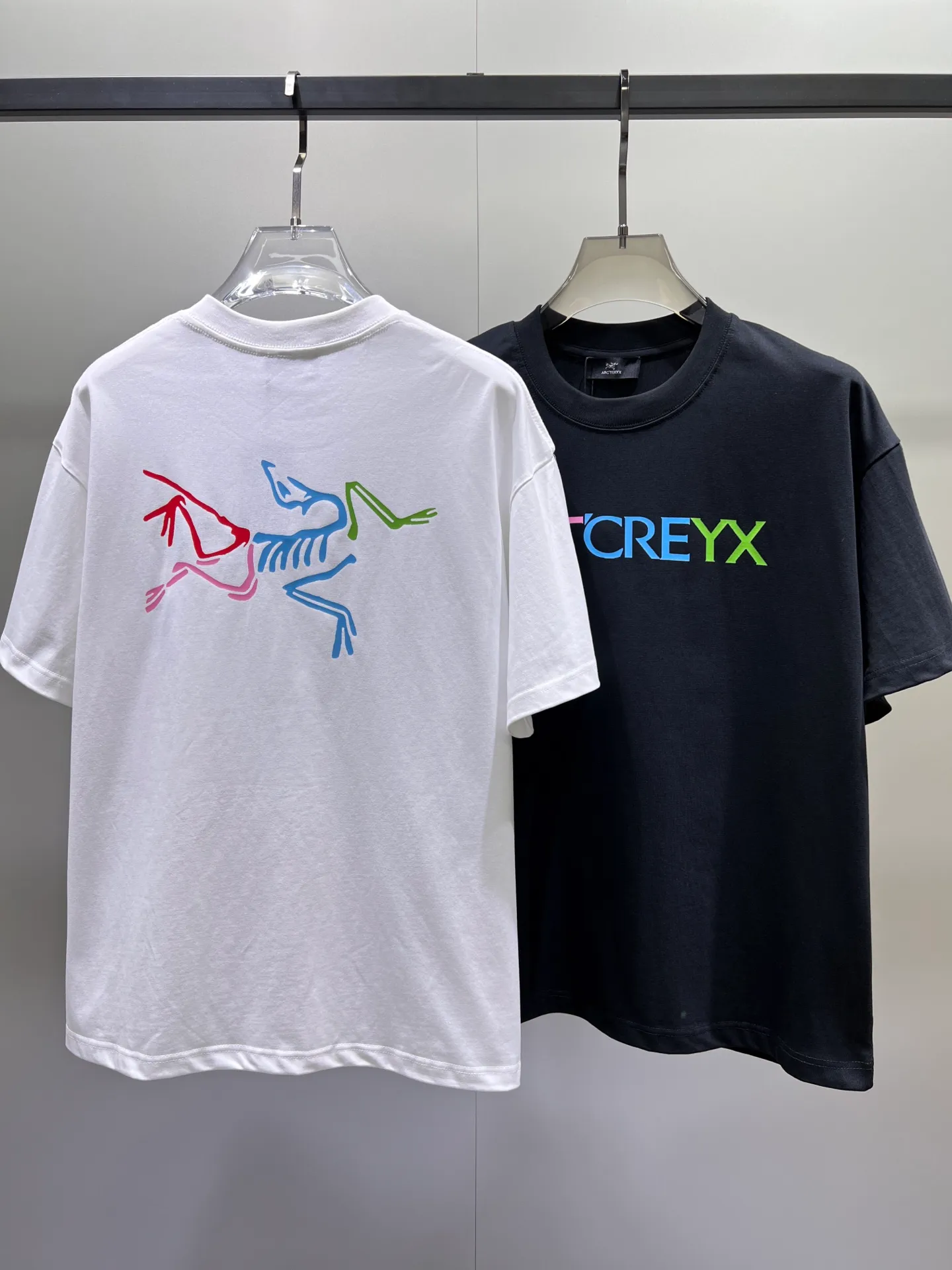 arcteryx🌟New Arrival T T Hot Sale 99 🐎🐎Size：S-XXL Black White 2 （Size ） Size S 110 54 69 21 M 114 56 71 22 L 118 58 73 22 XL 122 60 75 23 2XL 126 62 77 23